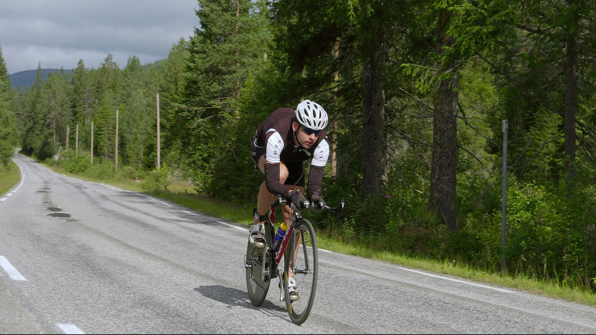 中国女篮用微笑赢得全场掌声,中国女篮虽败犹荣
