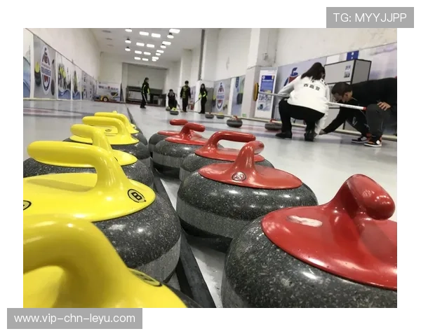 冰壶队队长擦冰太猛摔了个四脚朝天